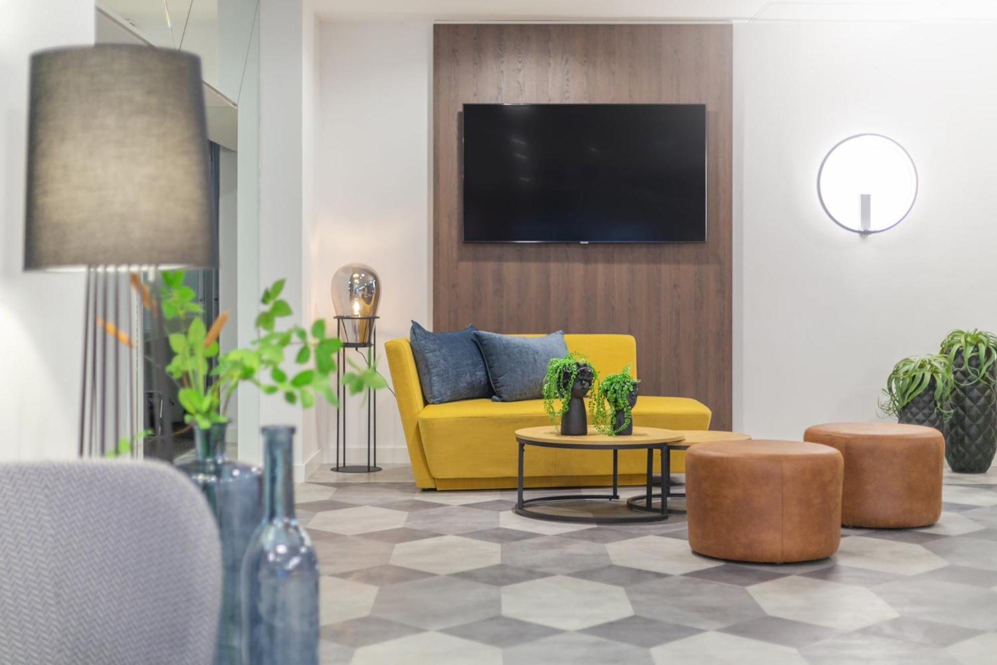 Select Hotel