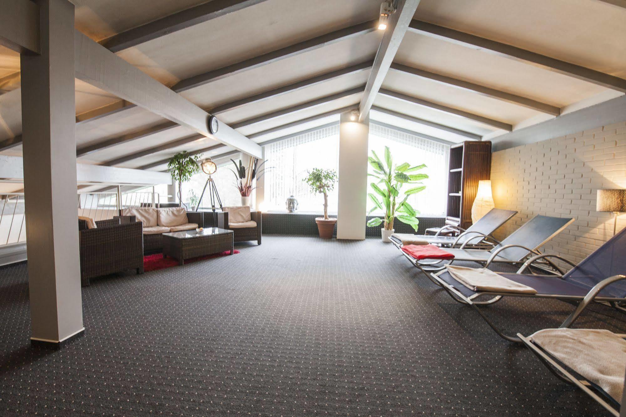 Select Hotel